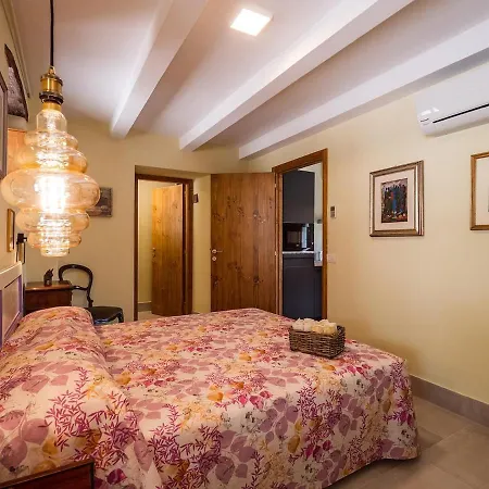 Le Cune, Cipressino - Ac, Pool & Jacuzzi Διαμέρισμα Palazzo (Ancona)